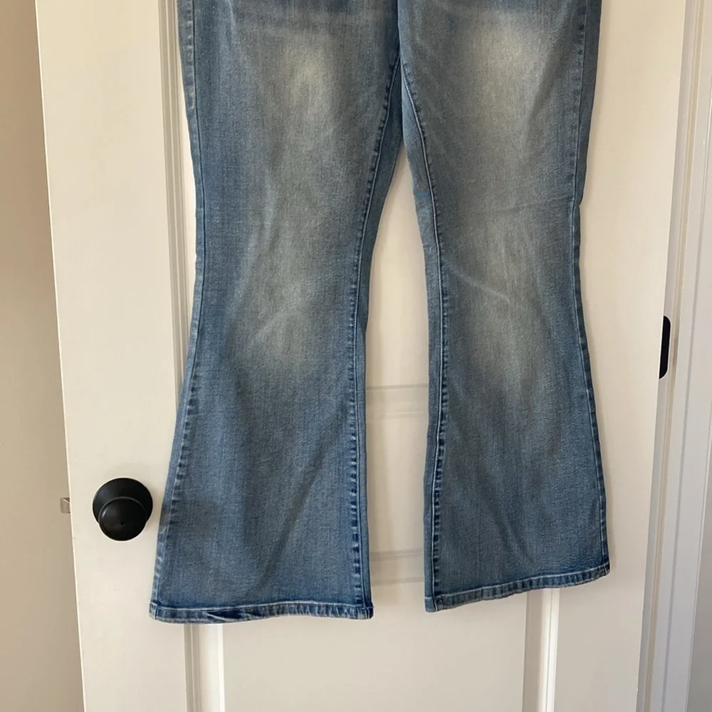 12 Short flared jeans button fly